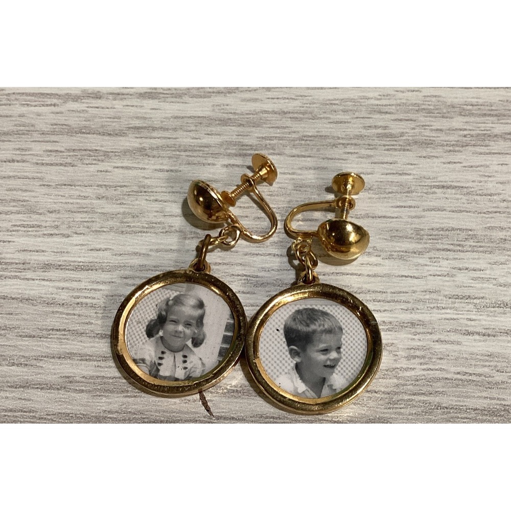 Goldtone Screwback Earrings w/ Picture Holder Dangle Vintage A33
